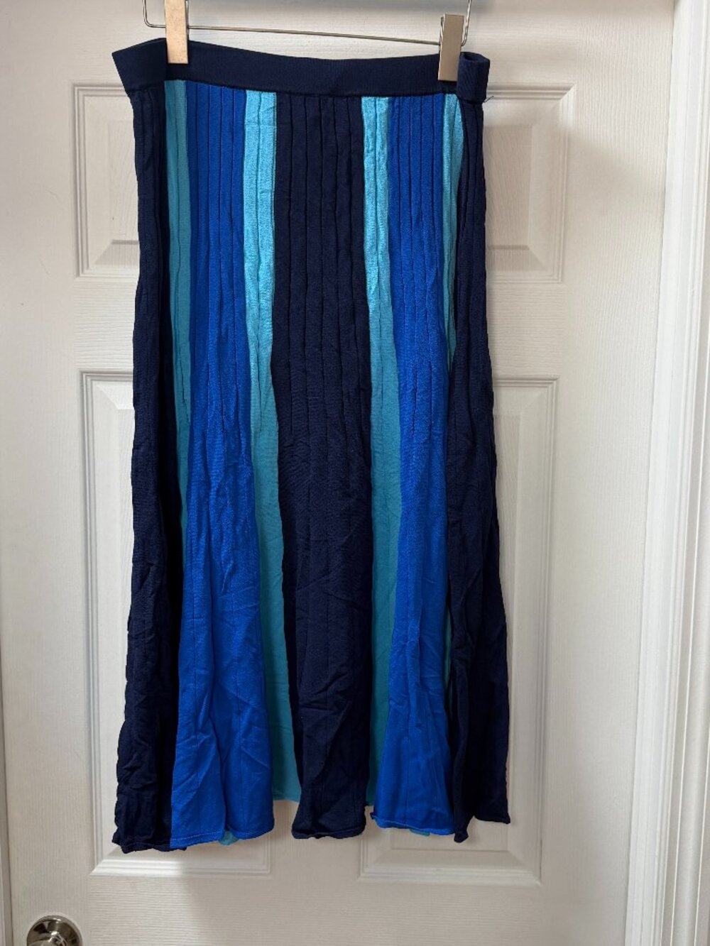 Eva Mendes  NY&Co Pleated Midi Skirt XL Blue Navy Aqua Stripe Knit Pull On